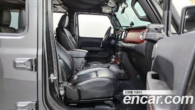 Jeep Wrangler 2018 — фото 11 из 20