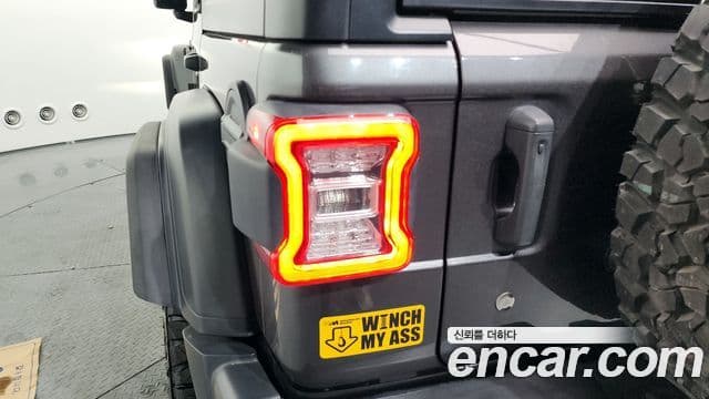 Jeep Wrangler 2018 — Şəkil 11/33
