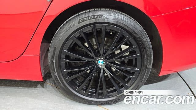 BMW 3 Series 2019 — Şəkil 14/35