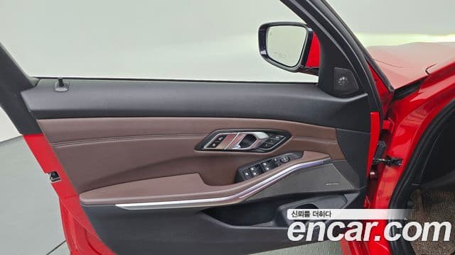 BMW 3 Series 2019 — Şəkil 16/35