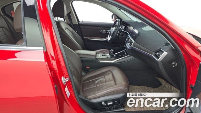 BMW 3 Series 2019 — Şəkil 34/35