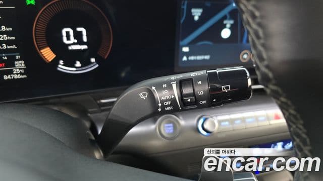 Hyundai Kona 2023 — Фото 16/20