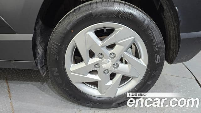 Hyundai Kona Hybrid 2023 — Photo 27/33