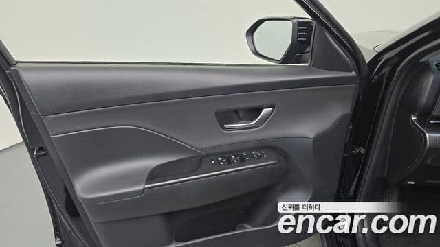 Hyundai Kona Hybrid 2023 — Photo 15/33