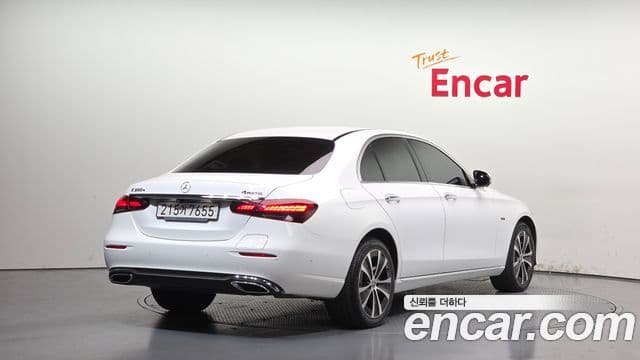 Mercedes-Benz E-Class 2021 — Фото 2/20