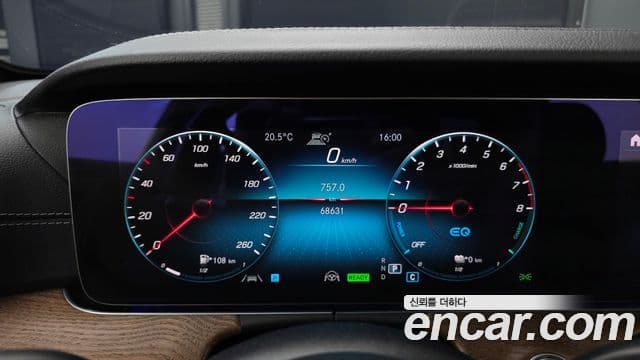 Mercedes-Benz E-Class 2021 — Фото 8/20