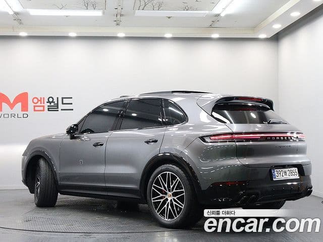 Porsche Cayenne 2025 — ფოტო 2/20