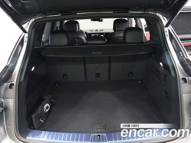 Porsche Cayenne 2025 — ფოტო 4/20