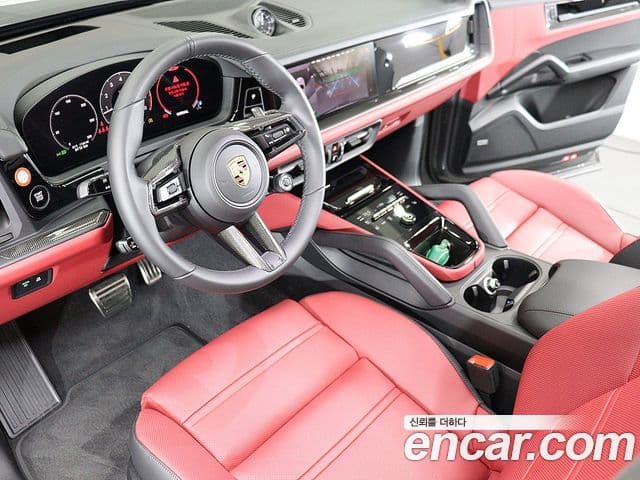 Porsche Cayenne 2025 — ფოტო 16/20
