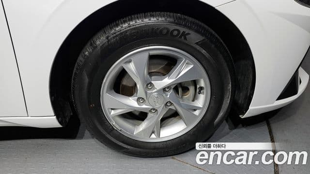 Hyundai The New Avante Hybrid 2022 — Photo 7/31