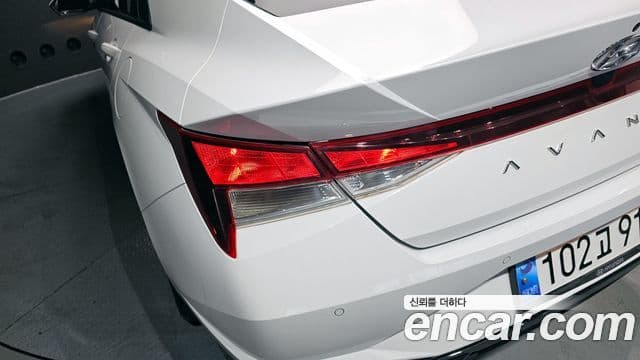 Hyundai The New Avante Hybrid 2022 — Photo 12/31