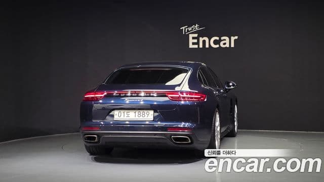 Porsche Panamera 2018 — ფოტო 4/20