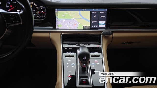 Porsche Panamera 2018 — ფოტო 20/20