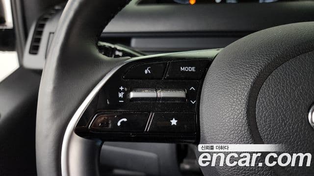 Hyundai Staria 2023 — ფოტო 17/20