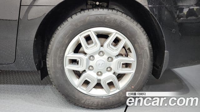 Hyundai Staria 2023 — ფოტო 20/20