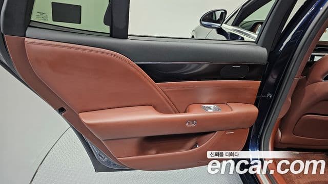 Genesis G90 2023 — Photo 16/30