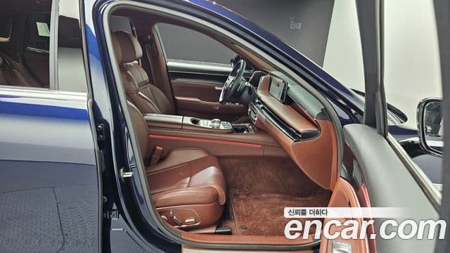 Genesis G90 2023 — Photo 10/30