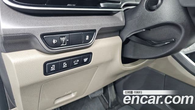 Kia Carnival 2024 — ფოტო 19/20