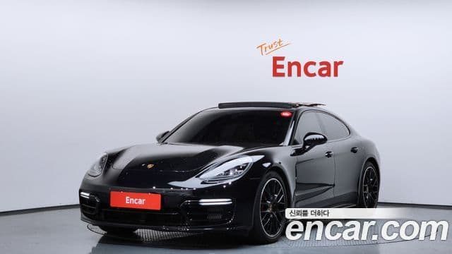 Porsche Panamera 2020 — ფოტო 1/20