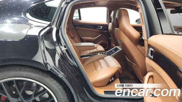 Porsche Panamera 2020 — фото 11 из 20