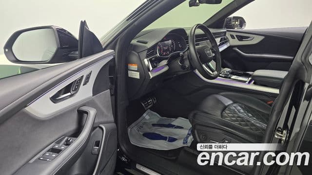 Audi Q8 2023 — ფოტო 18/20