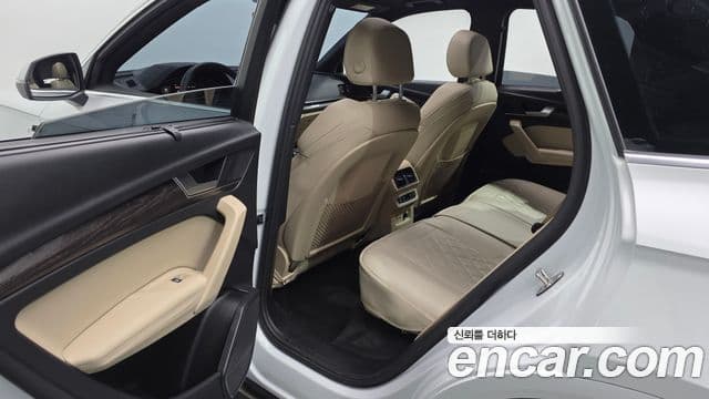Audi Q5 2023 — Şəkil 12/20