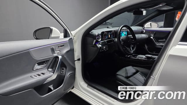 Mercedes-Benz A-Class 2023 — Şəkil 10/20