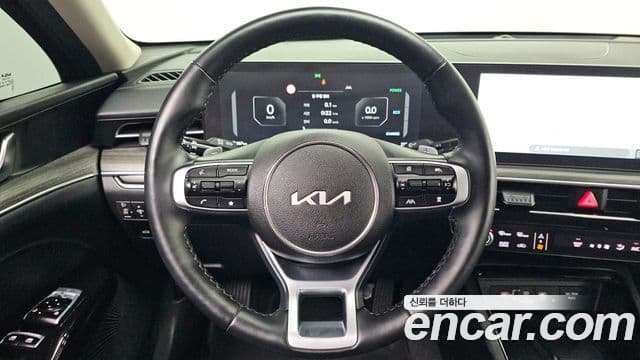 Kia K5 2024 — ფოტო 15/20