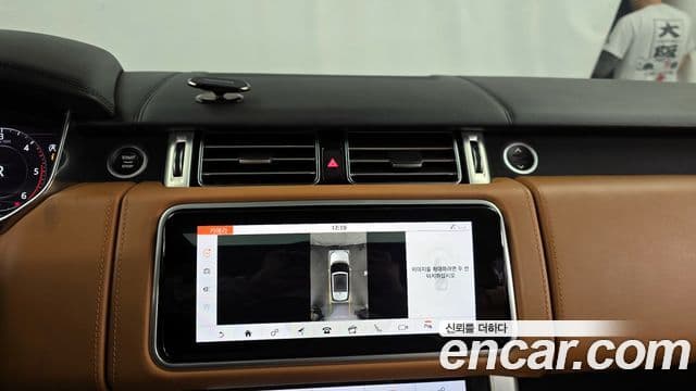 Land Rover Range Rover 2018 — ფოტო 14/20