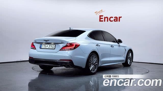 Genesis G70 2020 — Photo 14/31