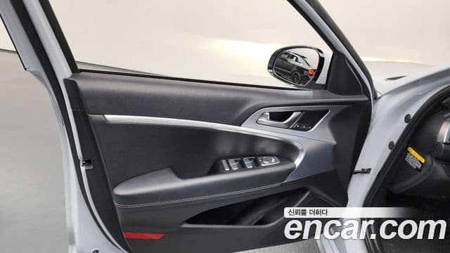 Genesis G70 2020 — Photo 17/31