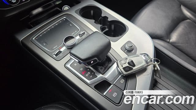 Audi Q7 2019 — Şəkil 9/20