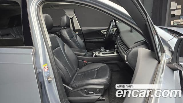 Audi Q7 2019 — Şəkil 11/20