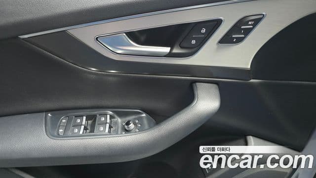 Audi Q7 2019 — фото 14 из 20