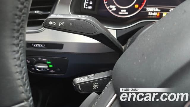 Audi Q7 2019 — Şəkil 16/20