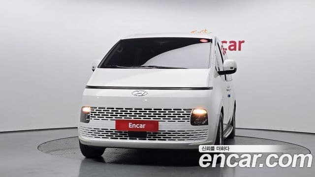 Hyundai Staria 2022 — ფოტო 2/20