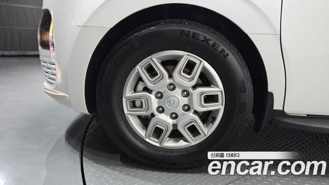Hyundai Staria 2022 — ფოტო 4/20