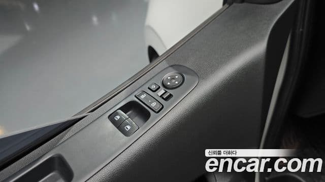 Hyundai Staria 2022 — ფოტო 14/20