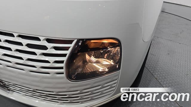 Hyundai Staria 2022 — ფოტო 15/32