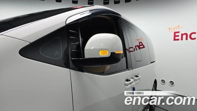 Hyundai Staria 2022 — ფოტო 6/32