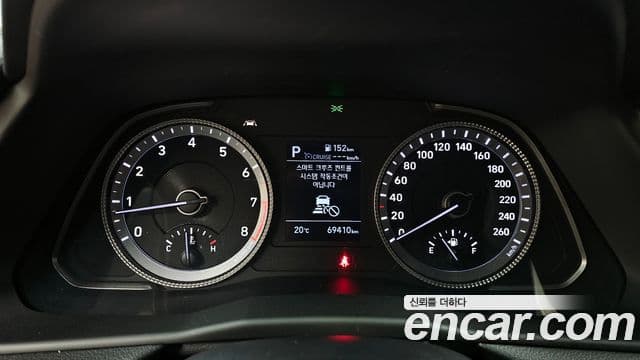 Hyundai Sonata 2021 — ფოტო 8/20