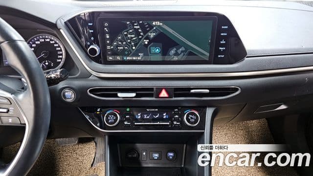 Hyundai Sonata 2021 — ფოტო 14/20