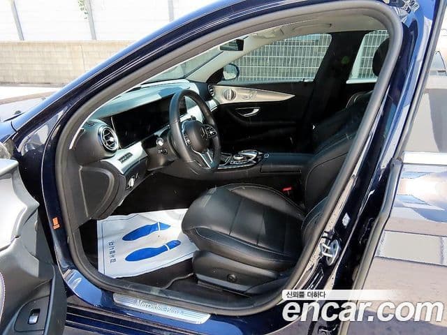 Mercedes-Benz E-Class 2020 — Фото 4/20