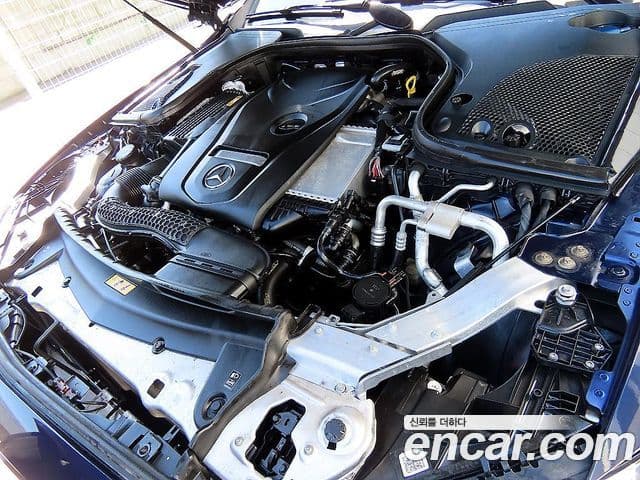 Mercedes-Benz E-Class 2020 — Фото 18/20