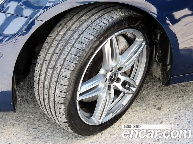 Mercedes-Benz E-Class 2020 — Фото 19/20