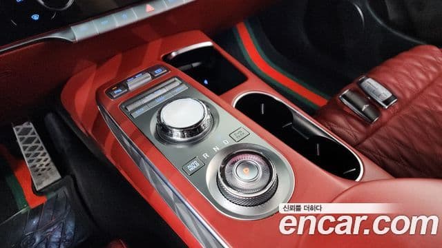 Genesis GV70 2021 — ფოტო 8/20