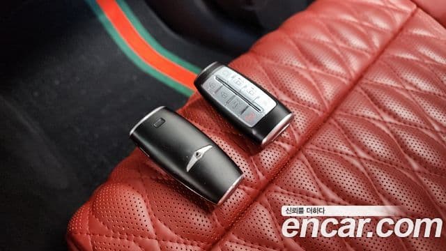 Genesis GV70 2021 — ფოტო 15/20