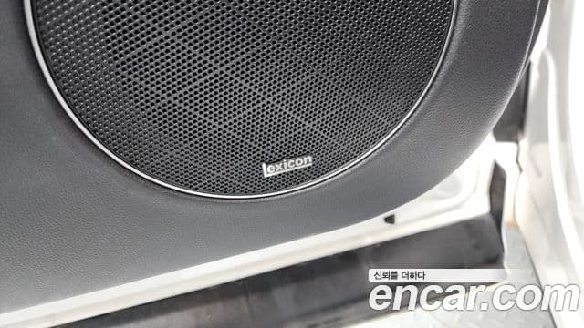 Genesis GV70 2021 — Şəkil 30/39