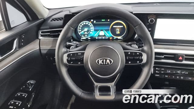 Kia K5 2021 — ფოტო 13/20
