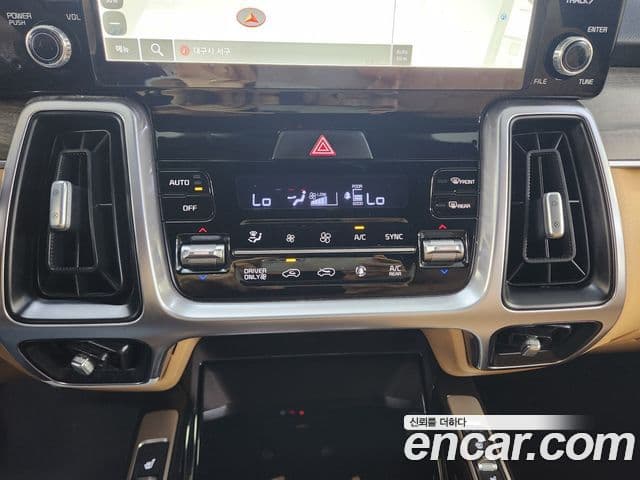 Kia Sorento 2022 — ფოტო 8/20